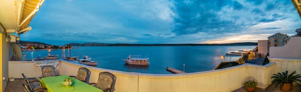 Captain'S Apartment Barbat na Rabu Ngoại thất bức ảnh