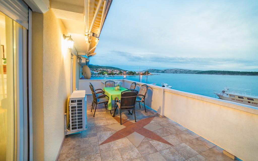 Captain'S Apartment Barbat na Rabu Ngoại thất bức ảnh