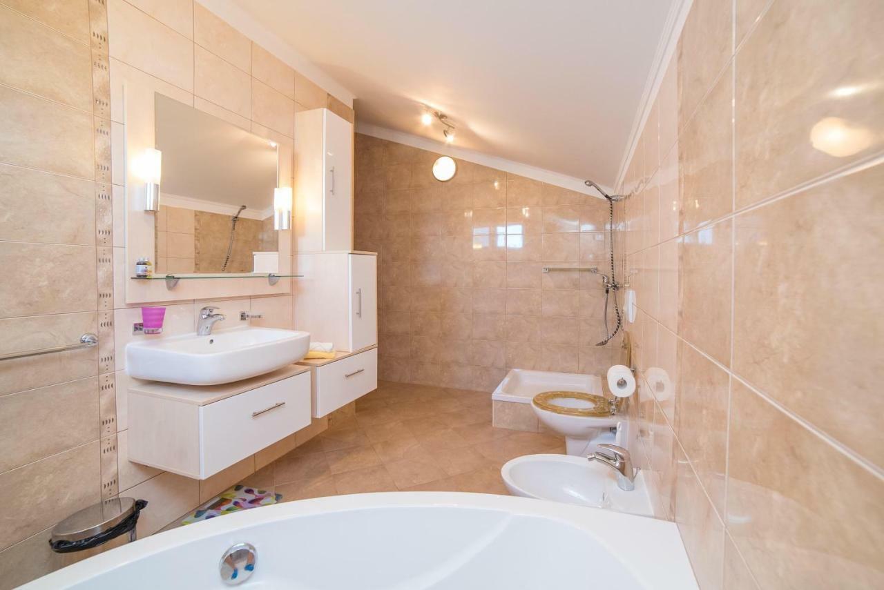 Captain'S Apartment Barbat na Rabu Ngoại thất bức ảnh